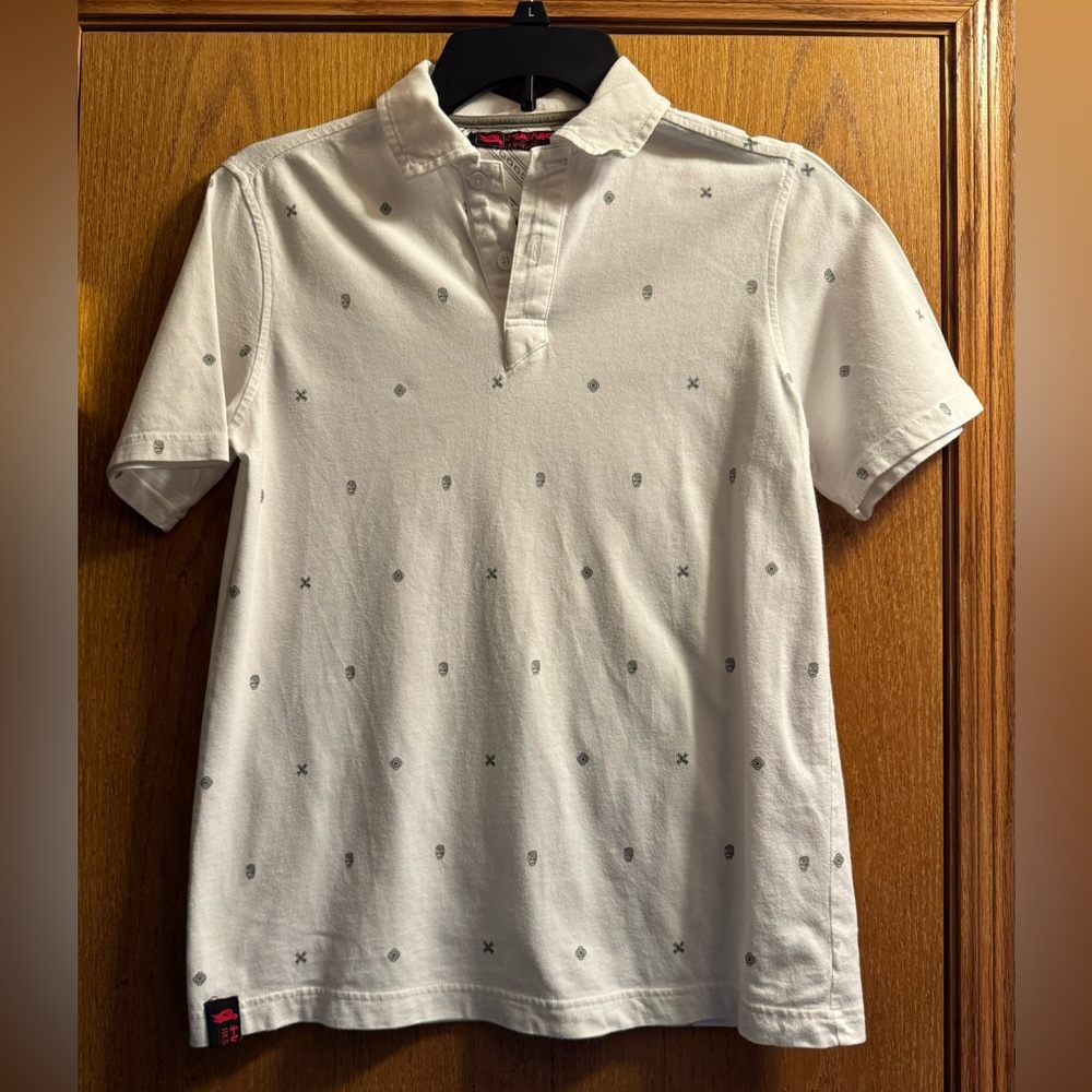 Boy’s Tony Hawk Short Sleeve Buttoned Polo Shirt with Skulls Design.